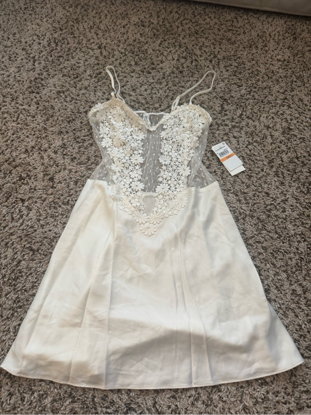 Brand New Flora Nikrooz Showstopper Chemise With Lace